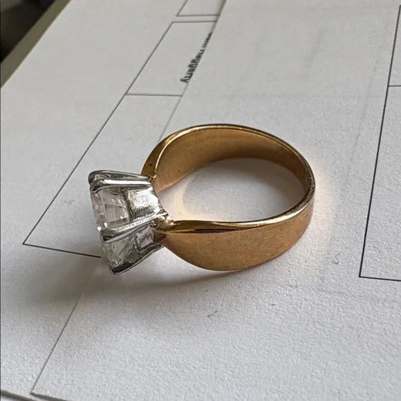 EUC Round Brilliant Cut Soltaire Diamond-Toned Thick Gold Band Ring - Picture 6 of 11